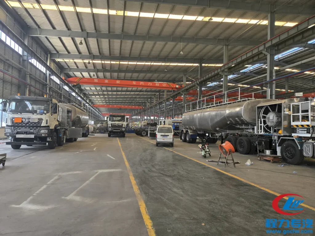 CLW aircraft refueling truck production line in factory